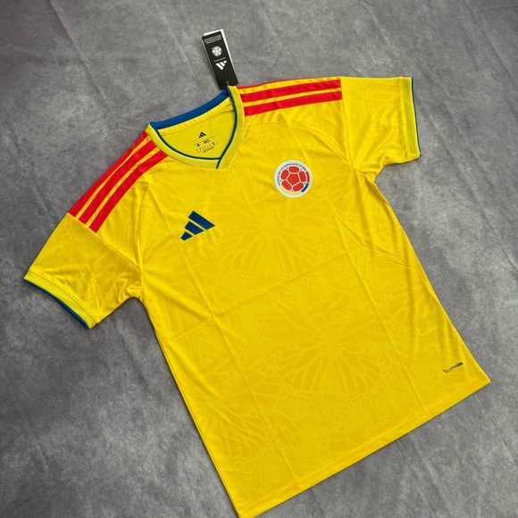 Colombia Home National Team Soccer Jersey Version Fan - Picture 3 of 7